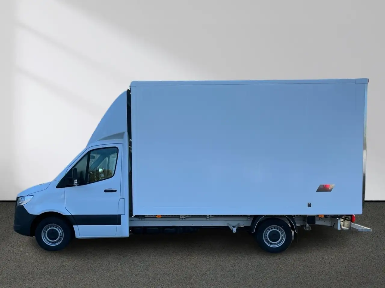 Mercedes-Benz Sprinter 317 3