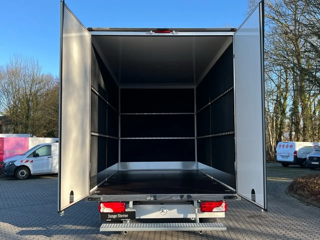 Mercedes-Benz Sprinter 317 16