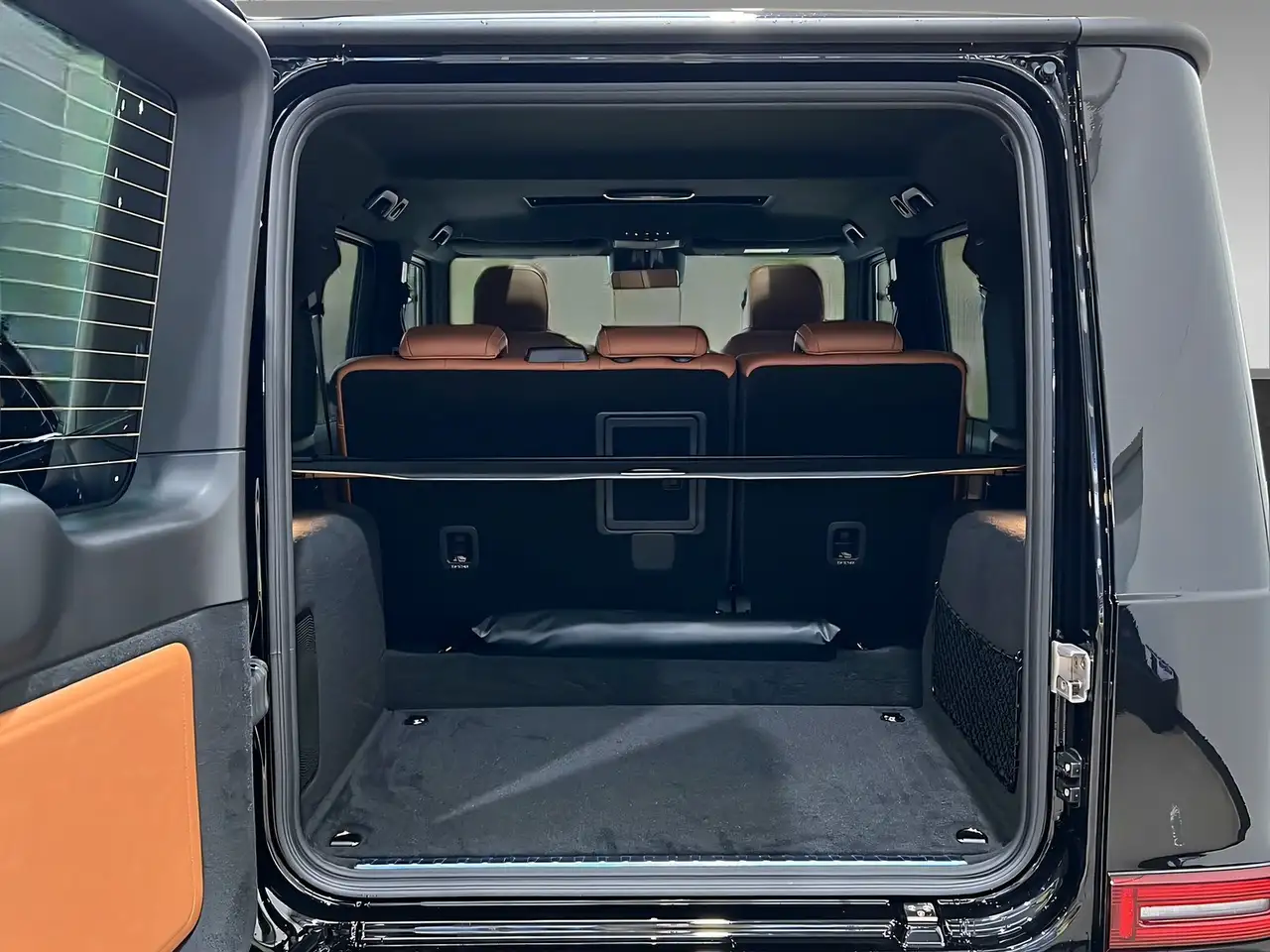 Mercedes-Benz G 450 6