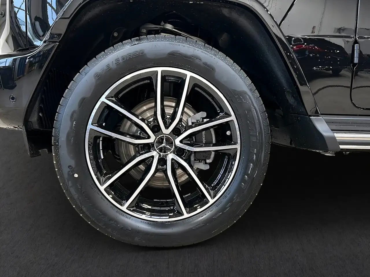 Mercedes-Benz G 450 7