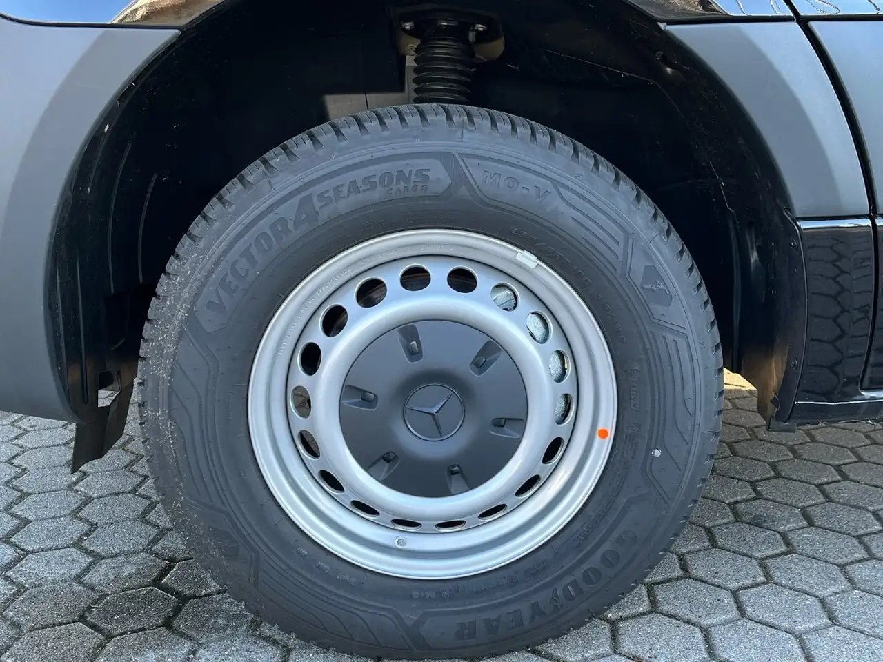 Mercedes-Benz Sprinter 317 8