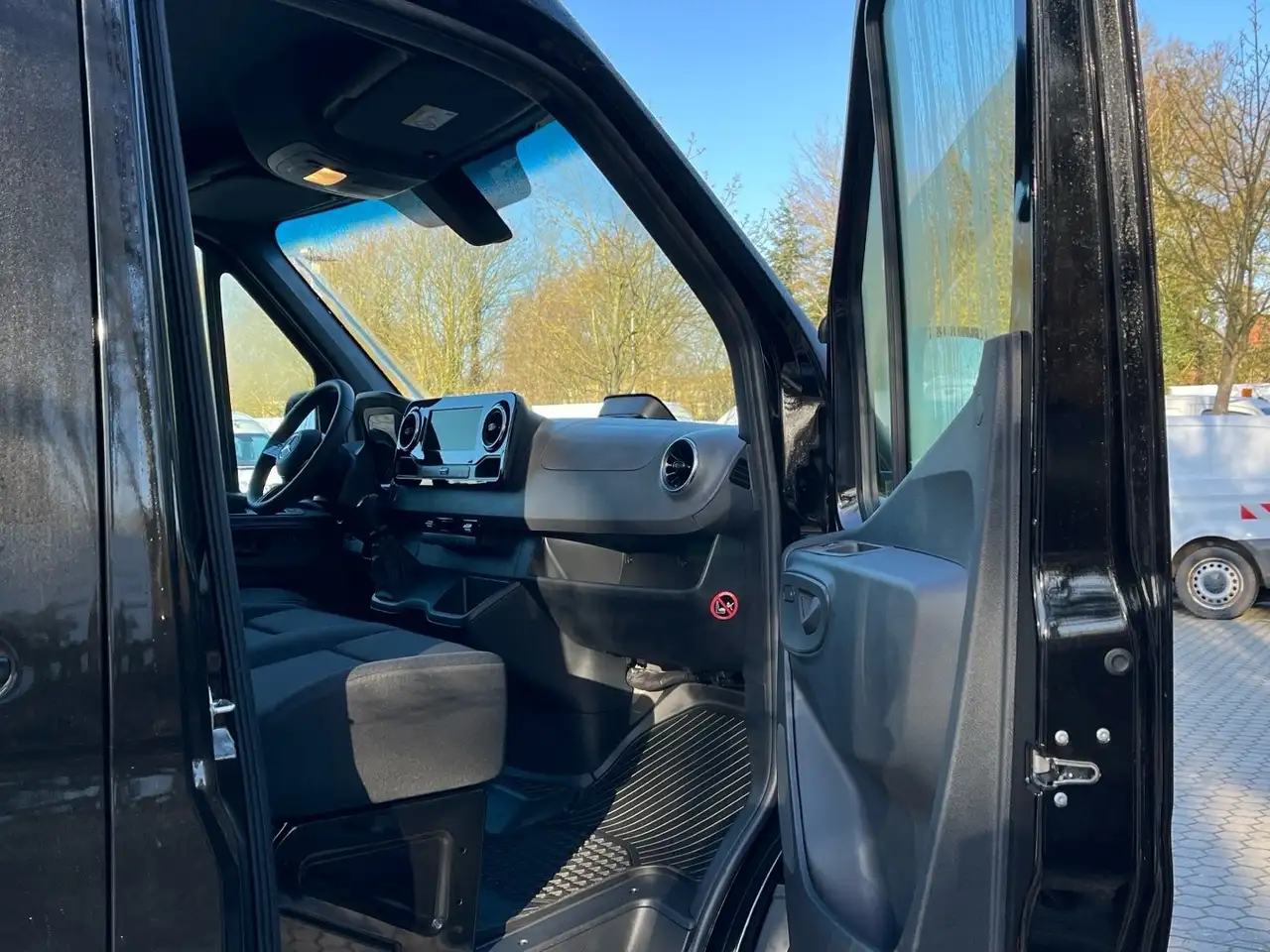 Mercedes-Benz Sprinter 317 13