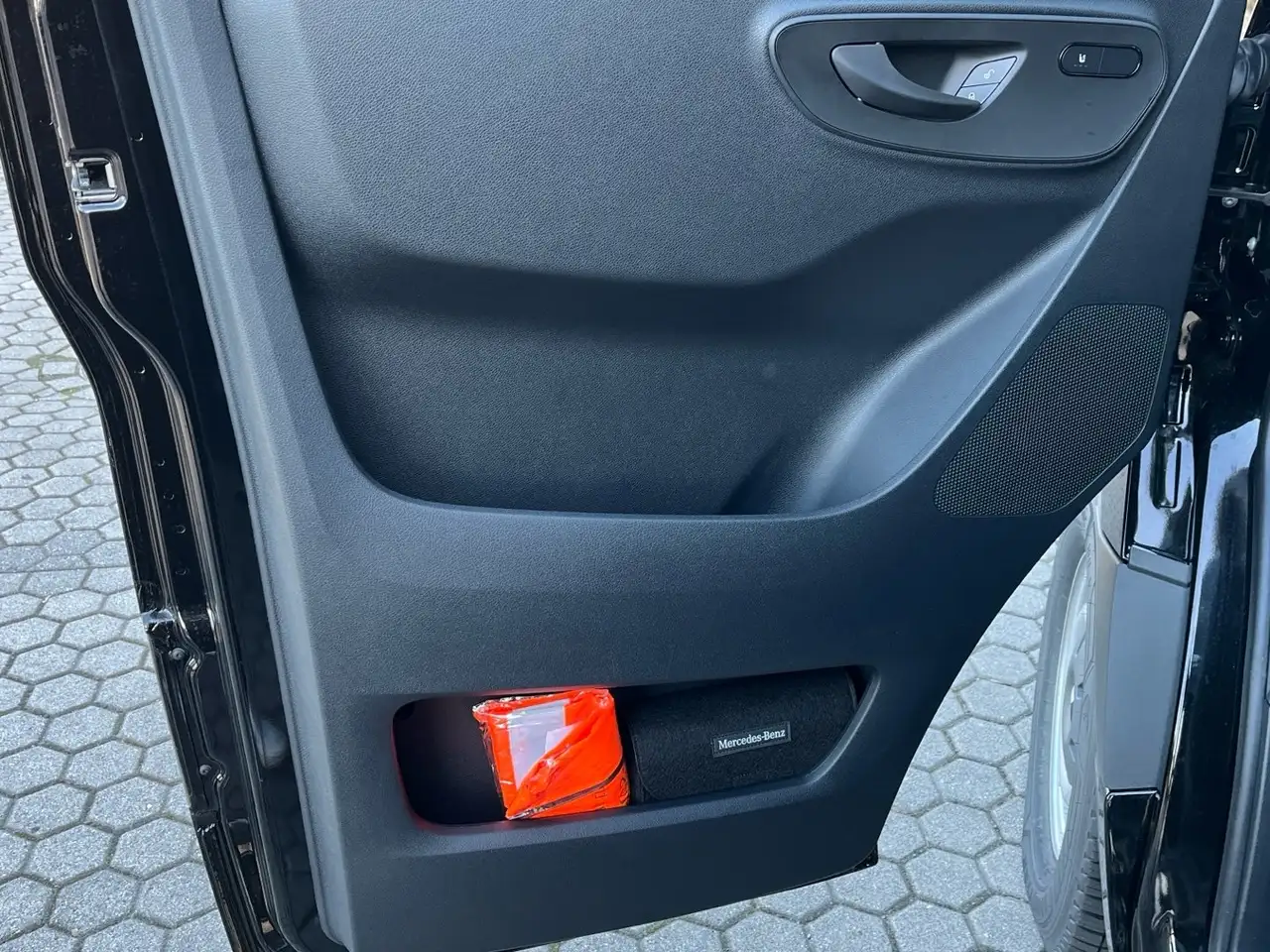 Mercedes-Benz Sprinter 317 15