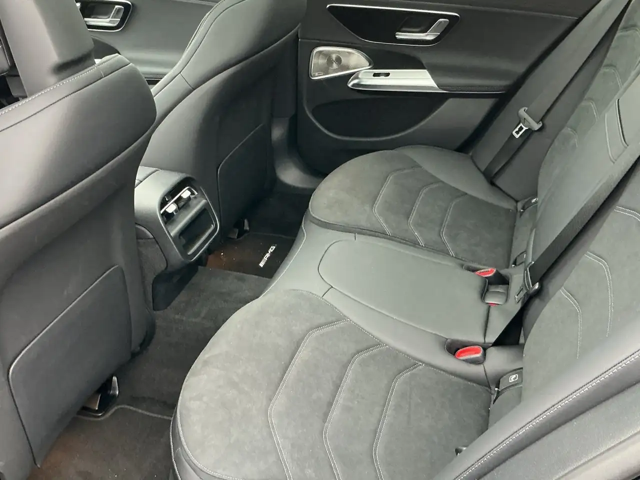 Mercedes-Benz E 300 14
