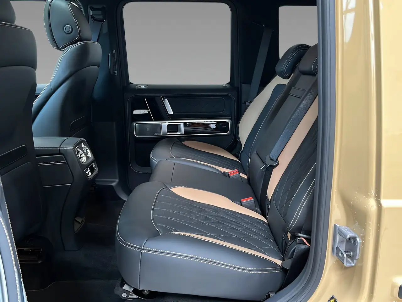 Mercedes-Benz G 63 9