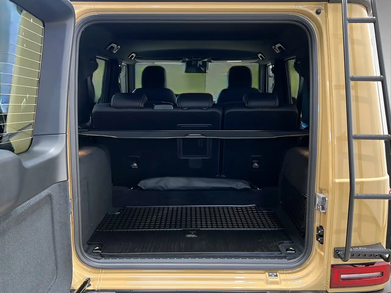 Mercedes-Benz G 450 6