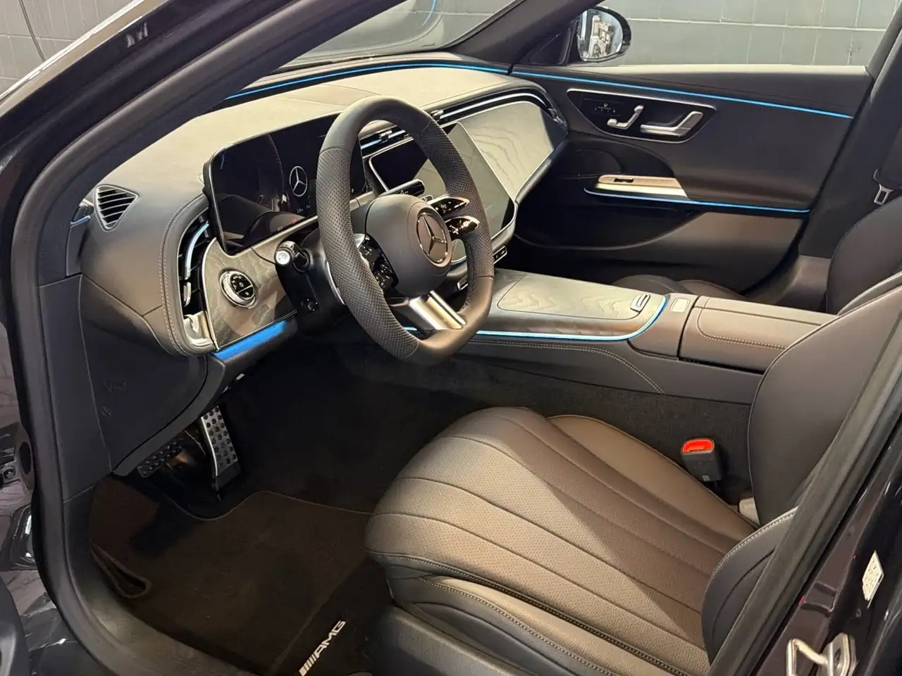 Mercedes-Benz E 200 12