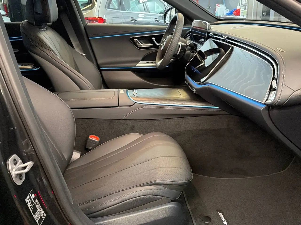 Mercedes-Benz E 200 13