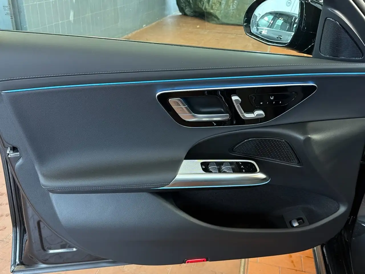 Mercedes-Benz E 200 15