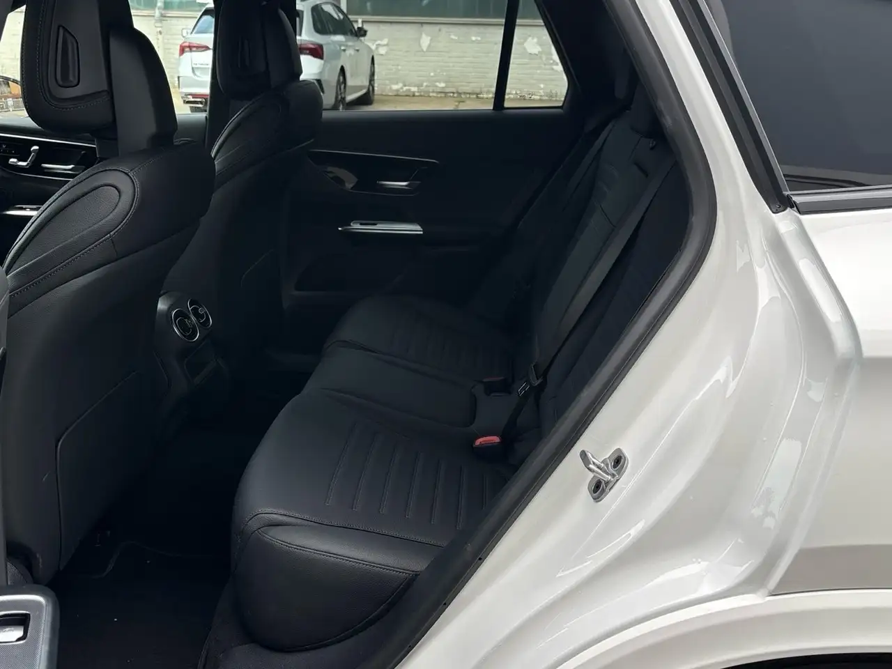 Mercedes-Benz GLC 220 14