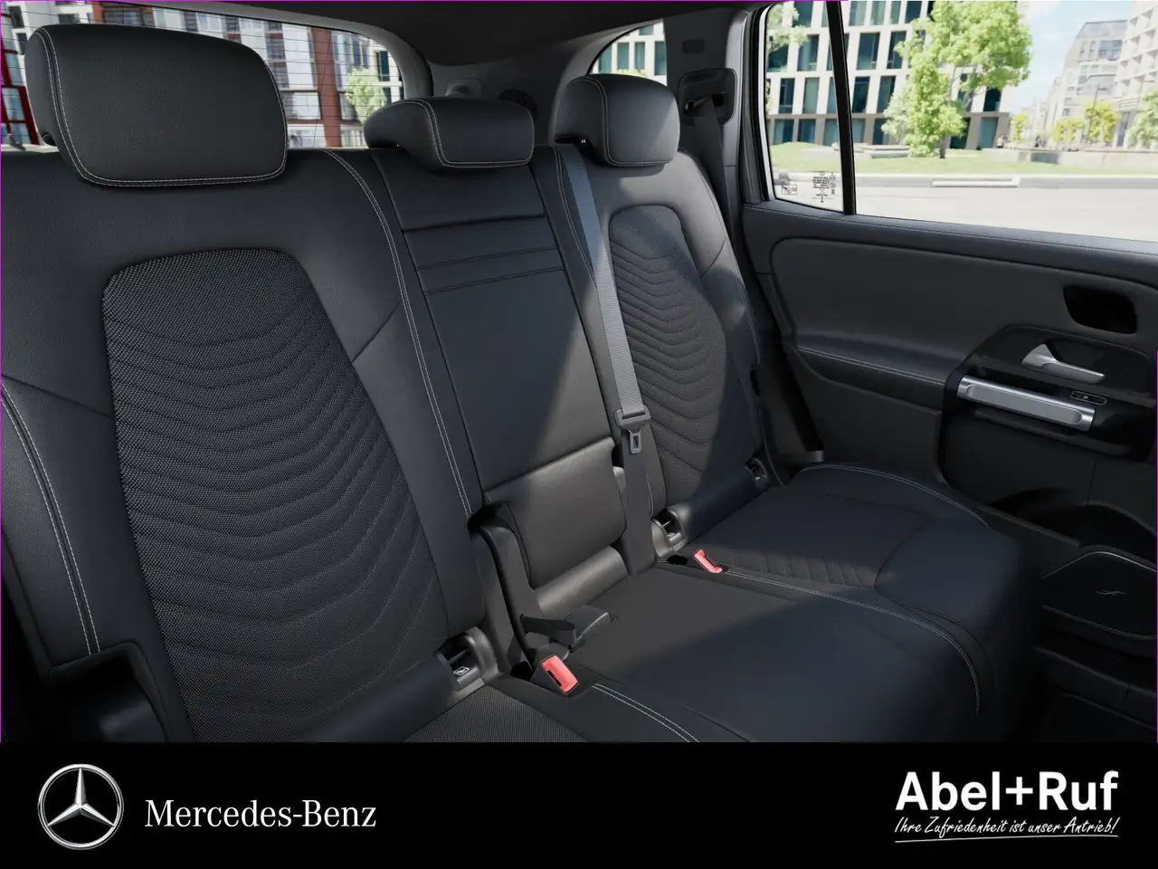 Mercedes-Benz EQB 350 9