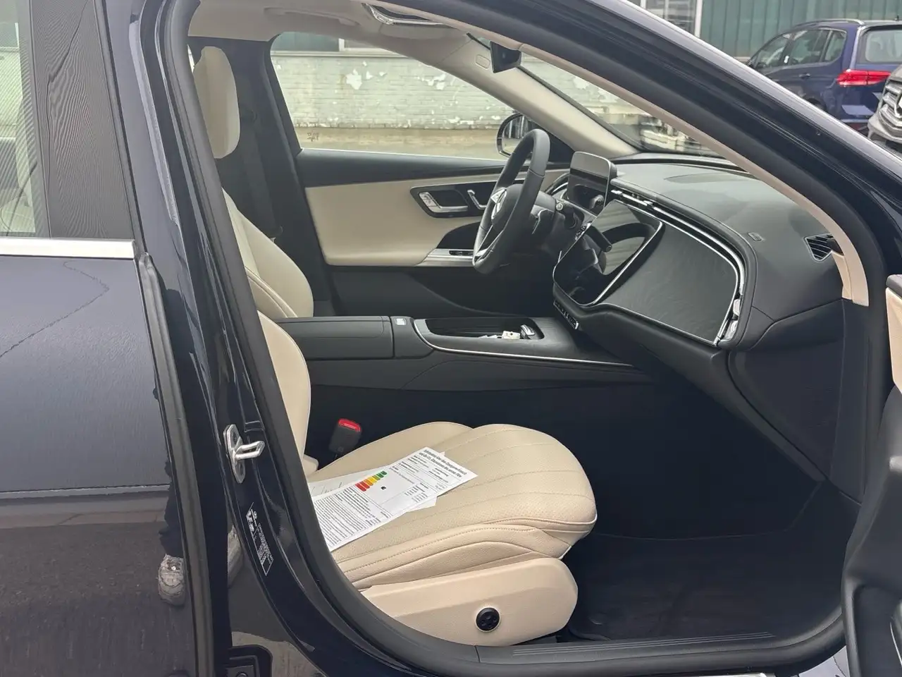 Mercedes-Benz E 200 13