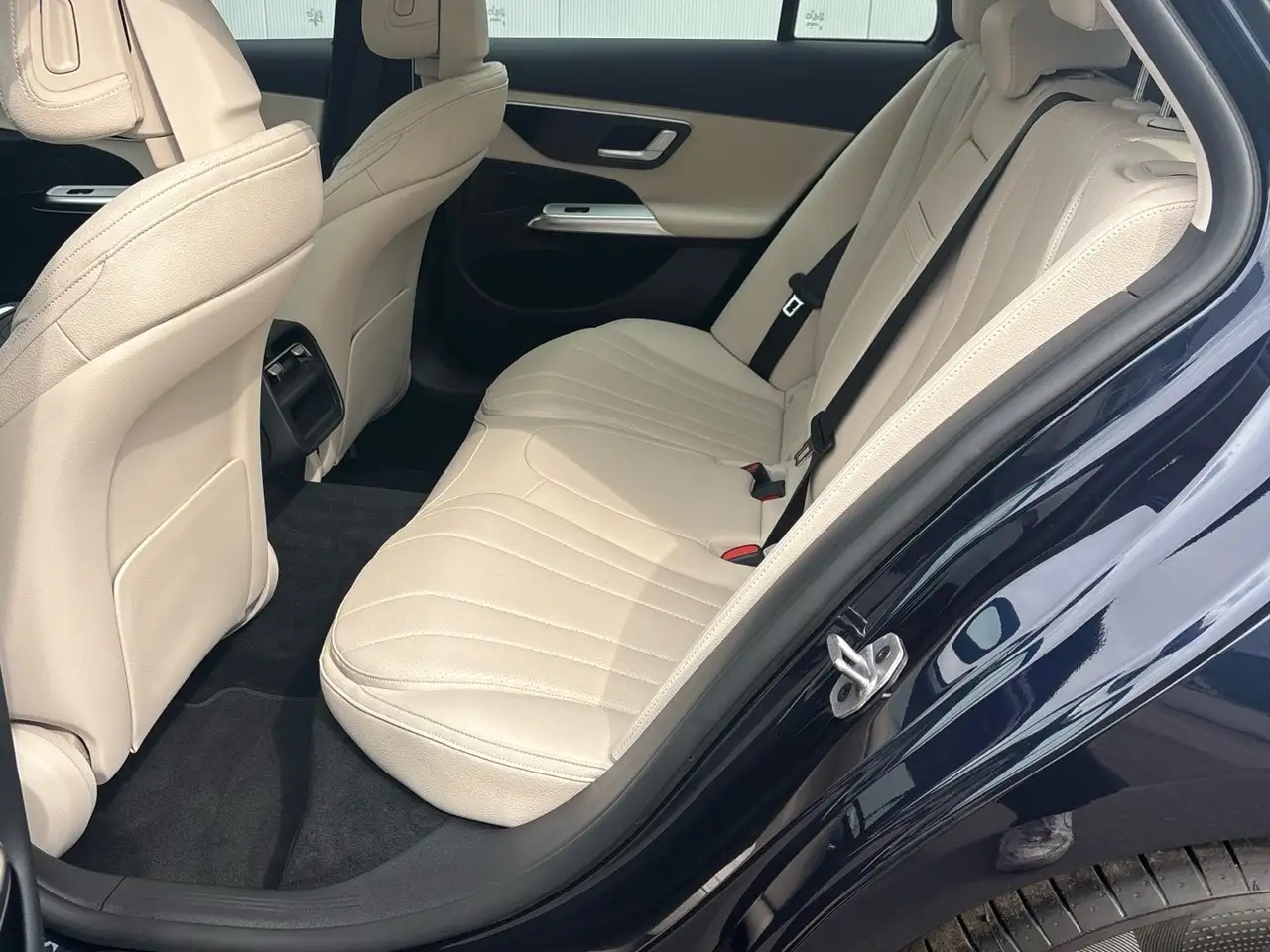 Mercedes-Benz E 200 14