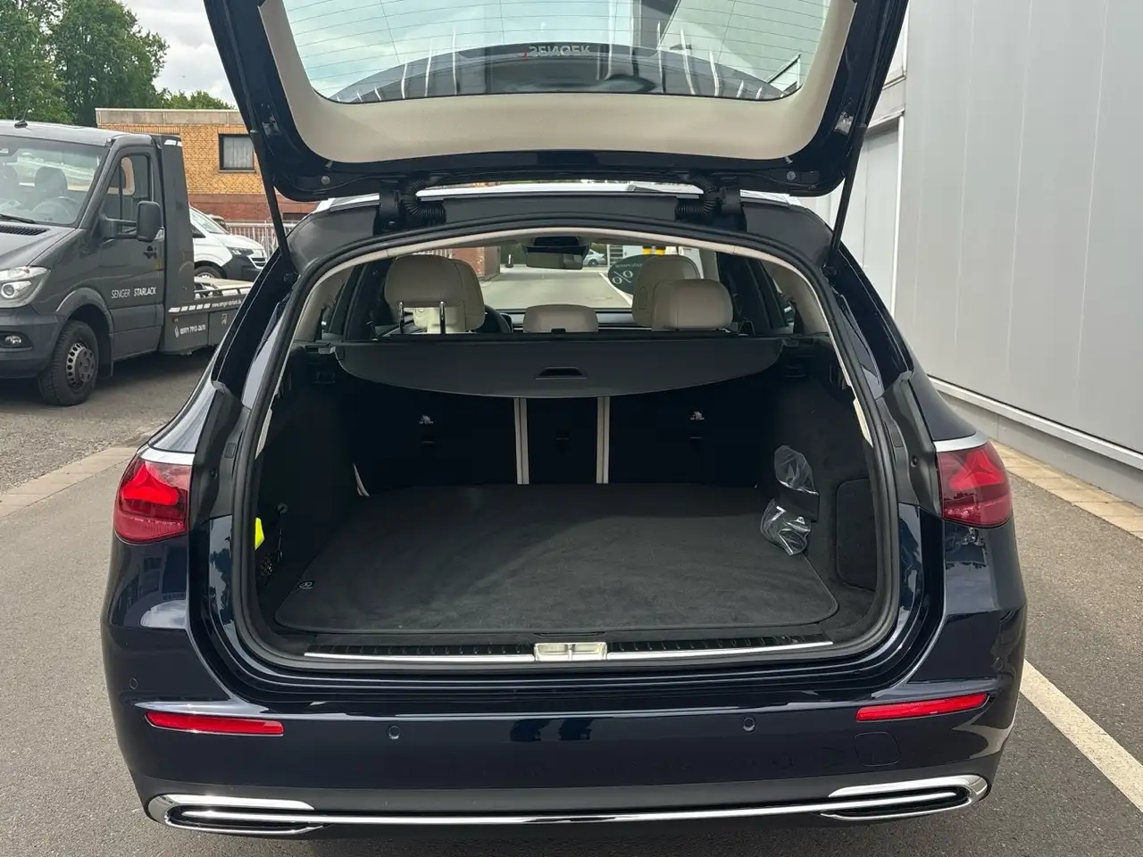 Mercedes-Benz E 200 16
