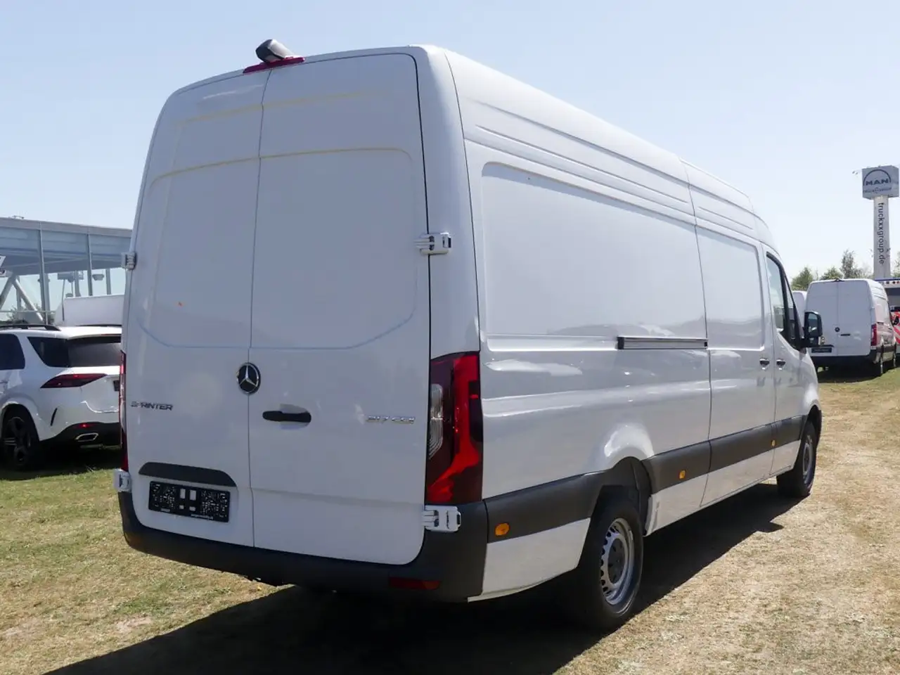 Mercedes-Benz Sprinter 317 6