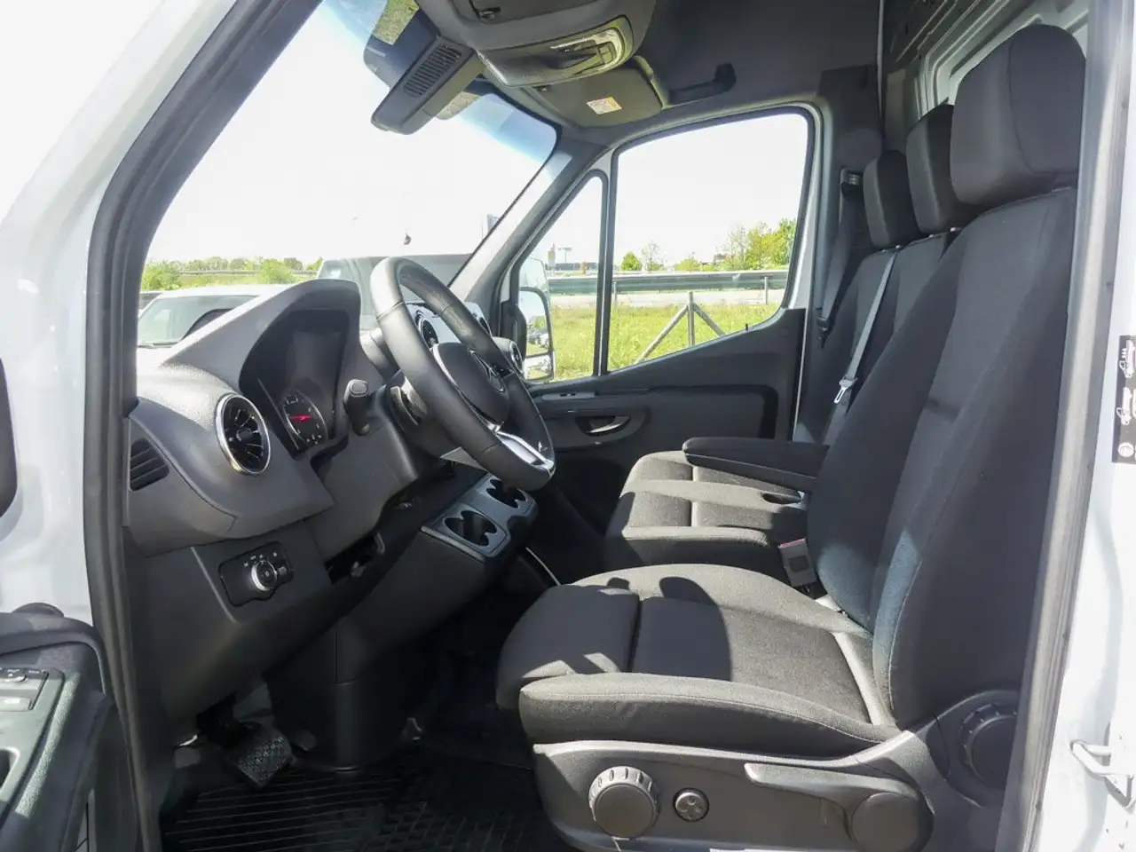 Mercedes-Benz Sprinter 317 8