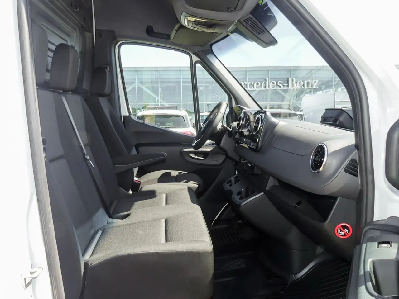 Mercedes-Benz Sprinter 317 12