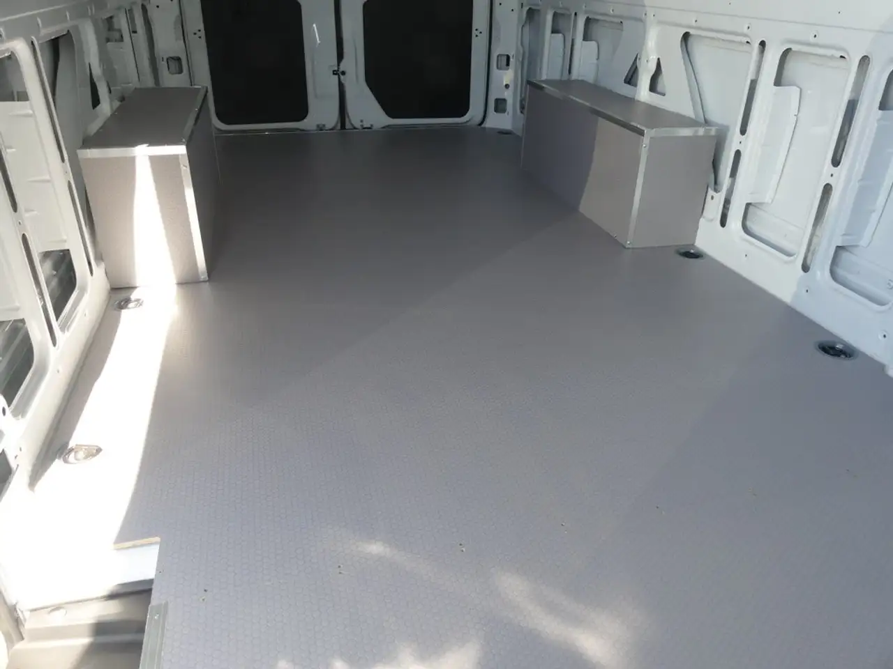 Mercedes-Benz Sprinter 317 14