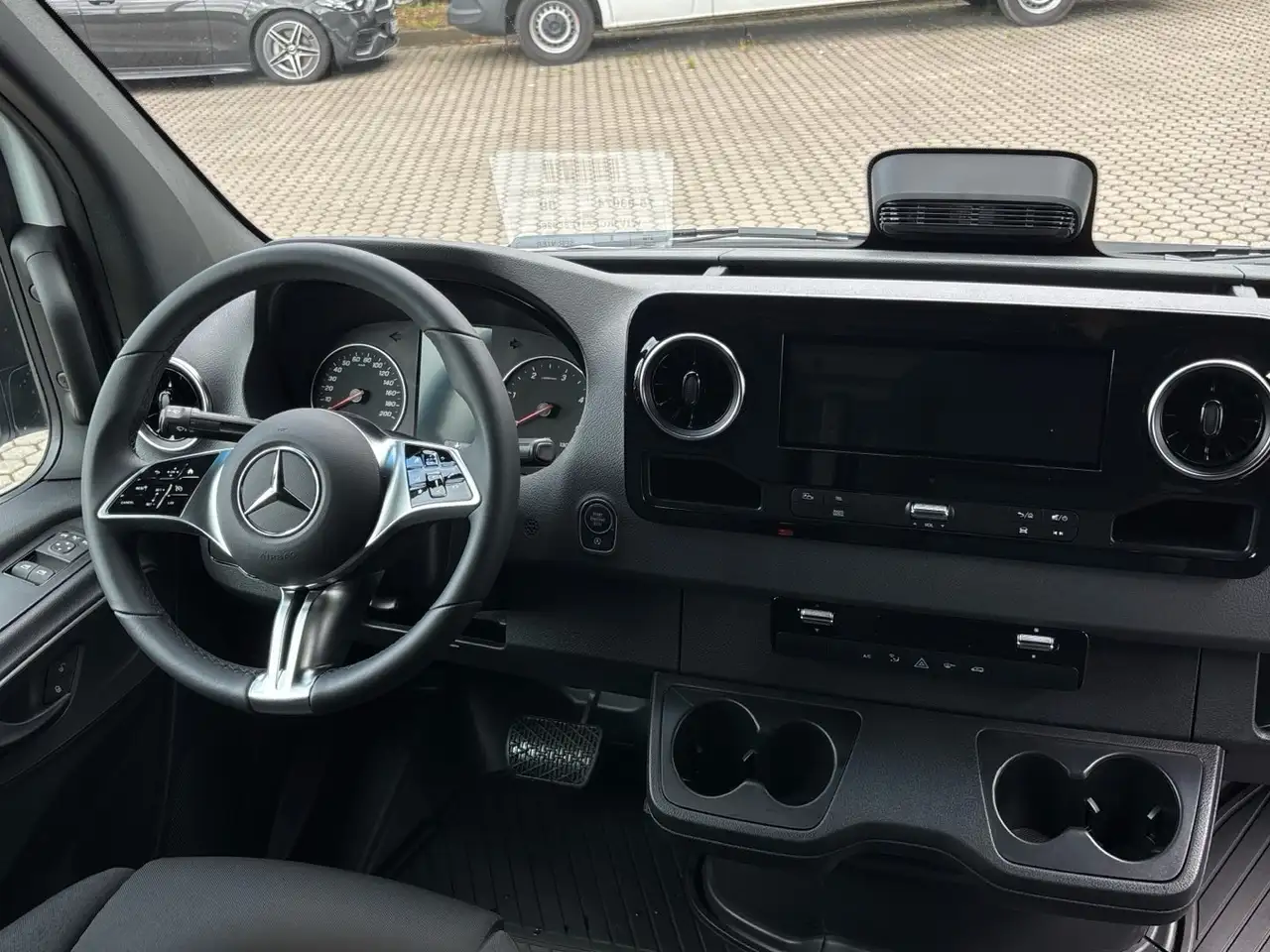 Mercedes-Benz Sprinter 317 9