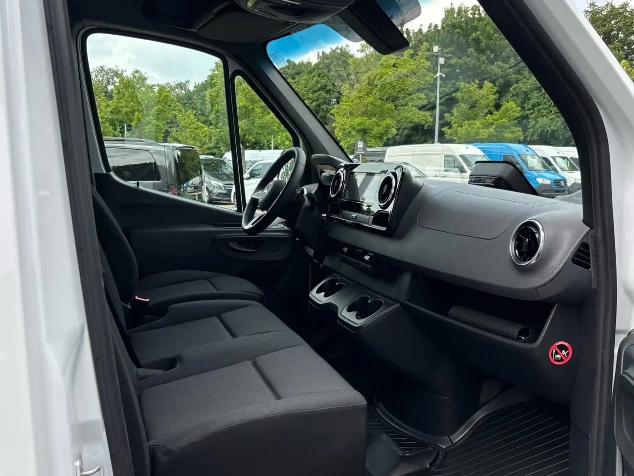 Mercedes-Benz Sprinter 317 14