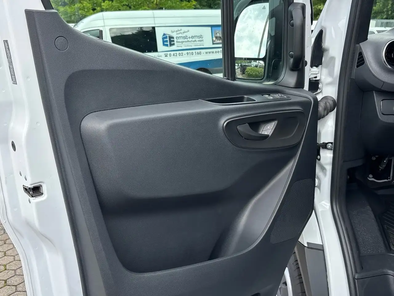 Mercedes-Benz Sprinter 317 16