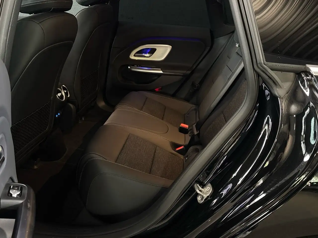 Mercedes-Benz CLA 250 14
