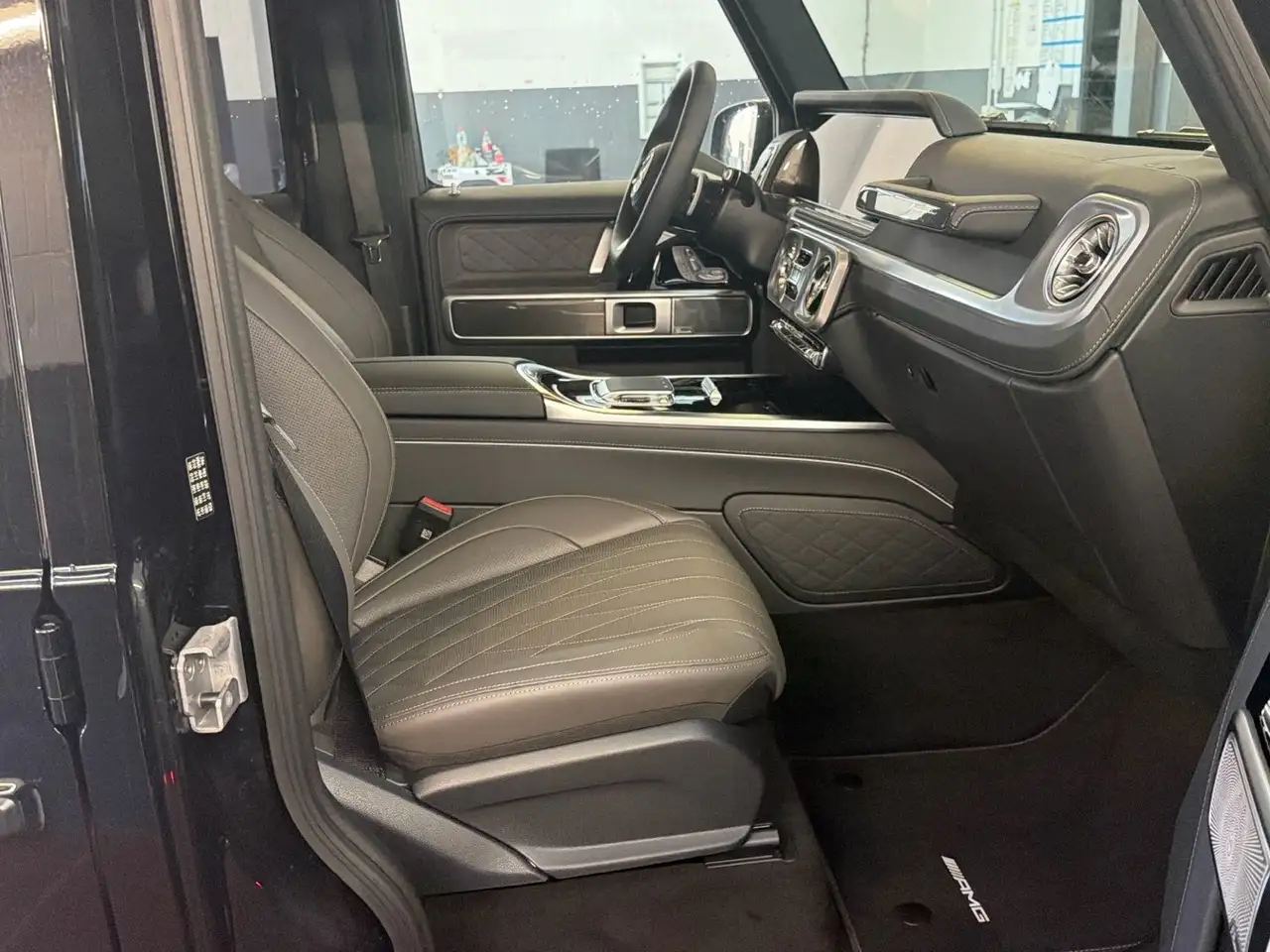Mercedes-Benz G 580 13