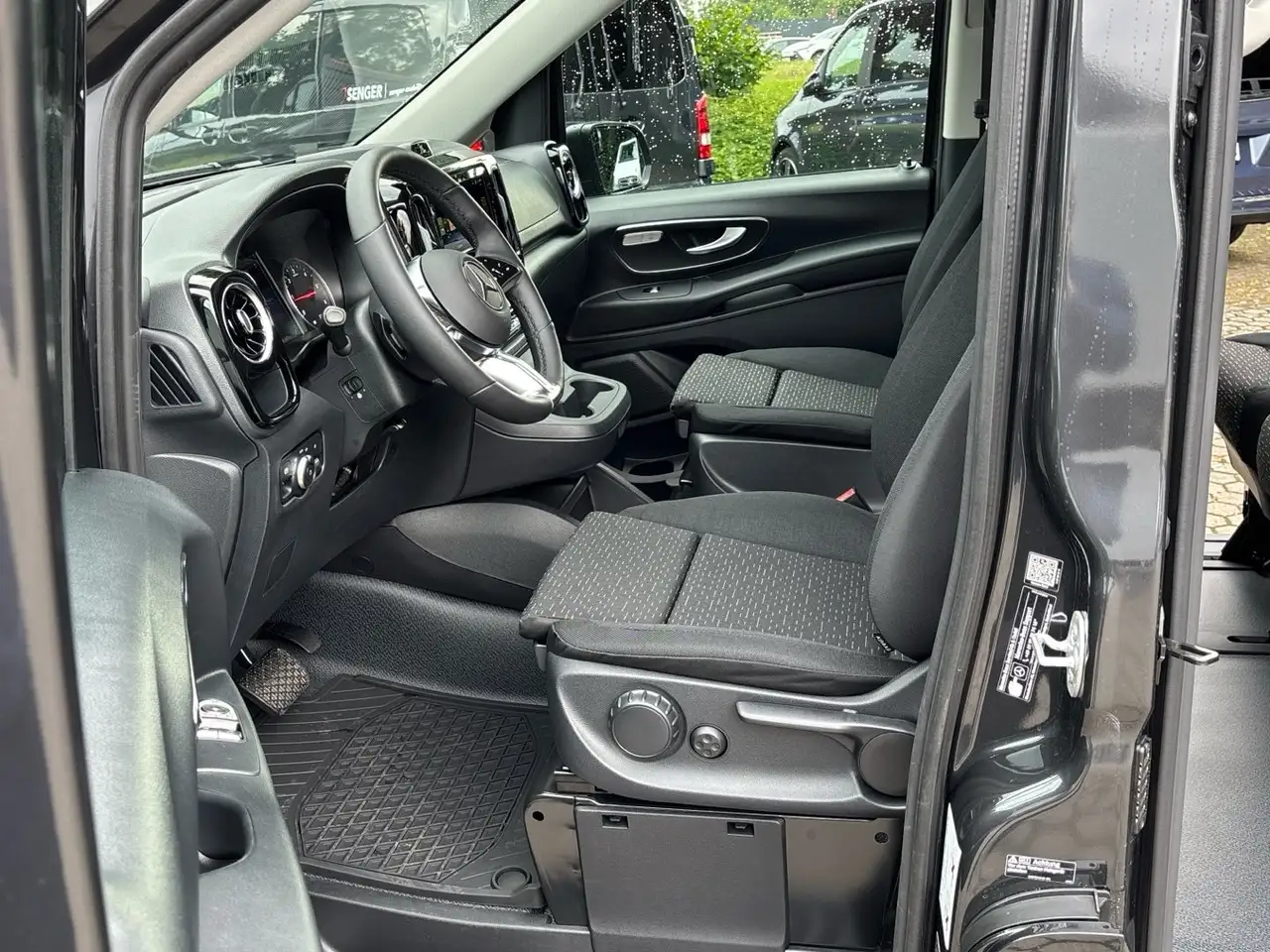 Mercedes-Benz Vito 124 8