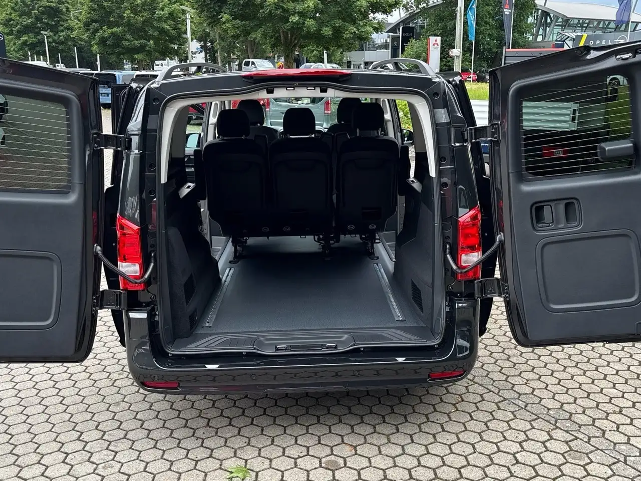 Mercedes-Benz Vito 124 14