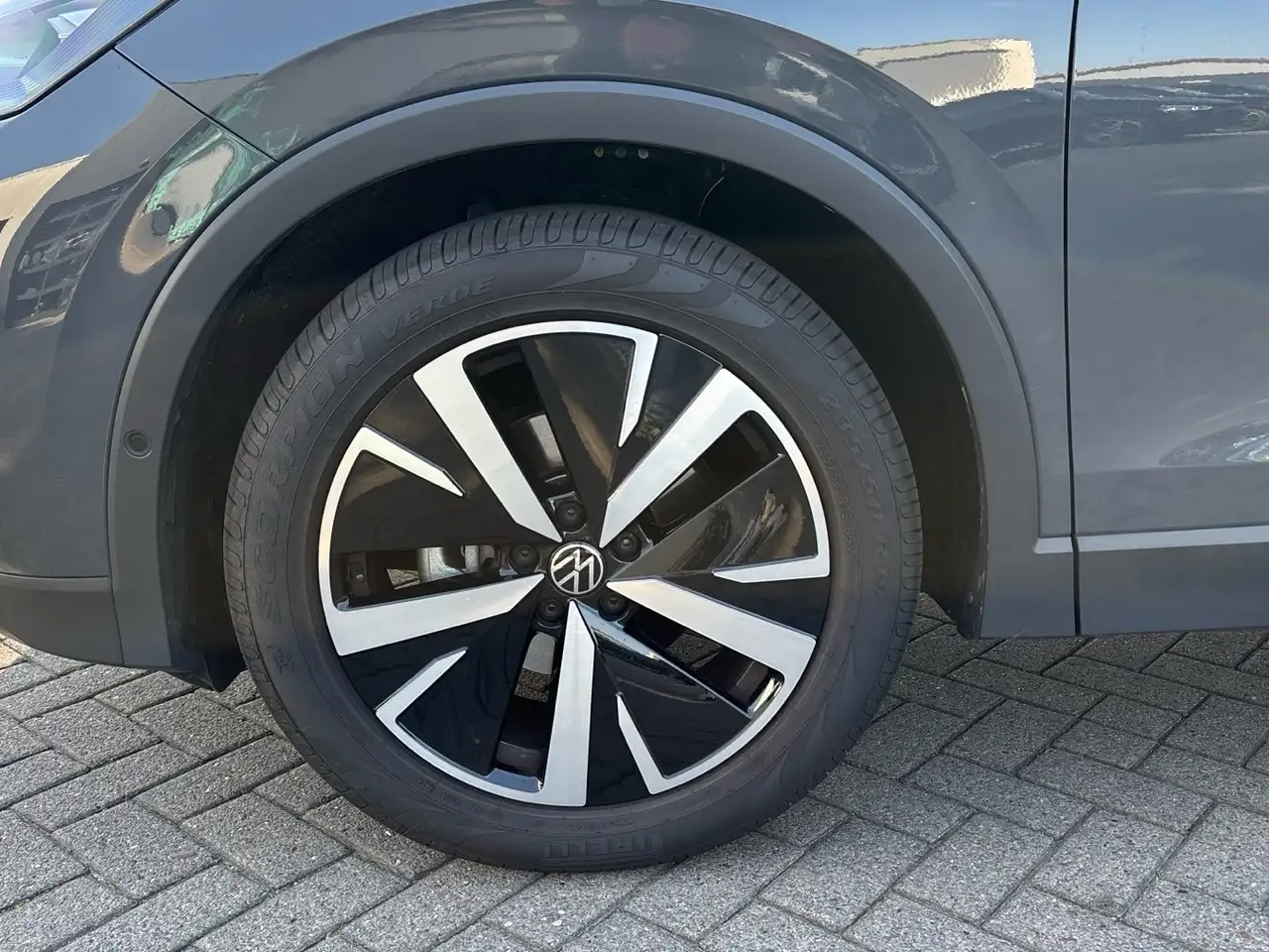 Volkswagen Tiguan 8