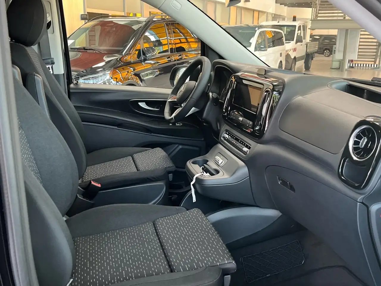 Mercedes-Benz Vito 119 13