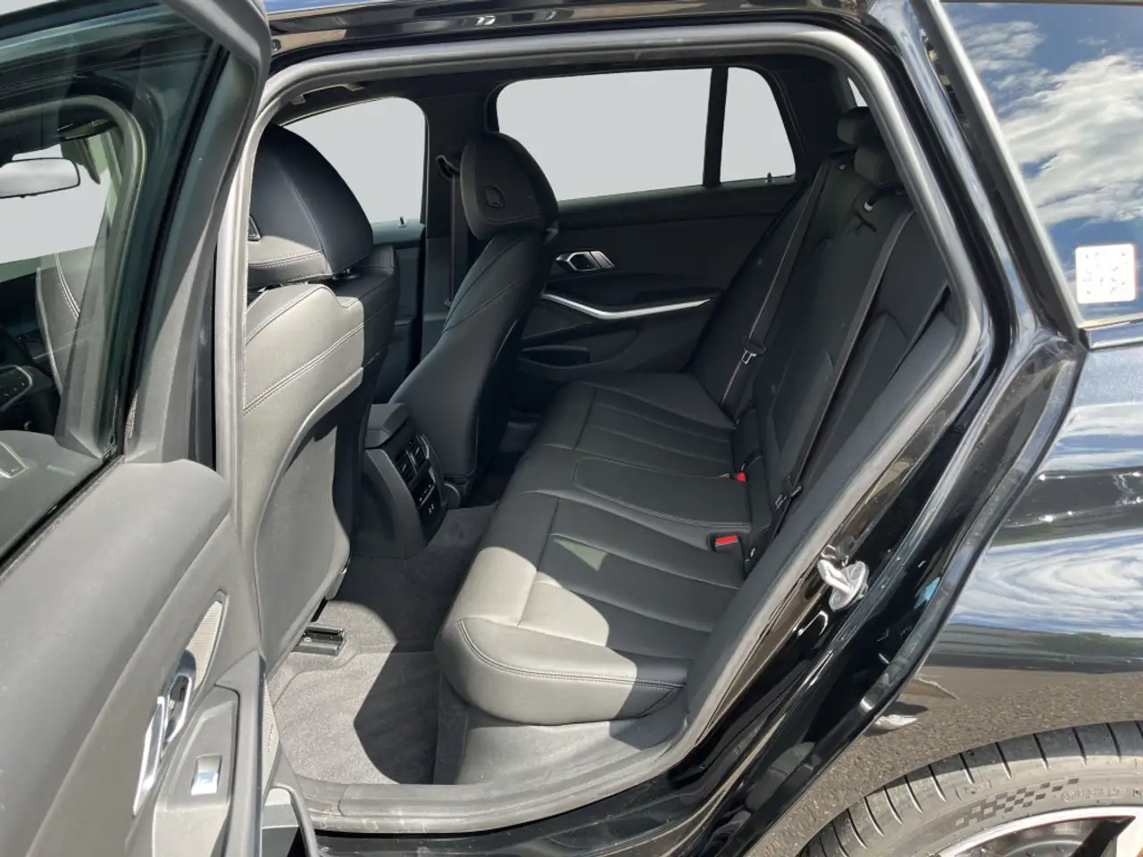 BMW 330 13