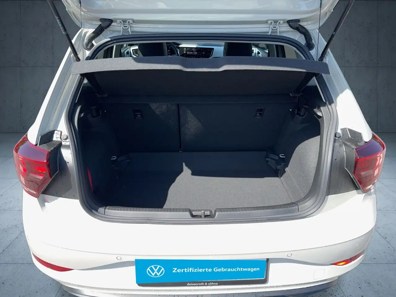 Volkswagen Polo 13