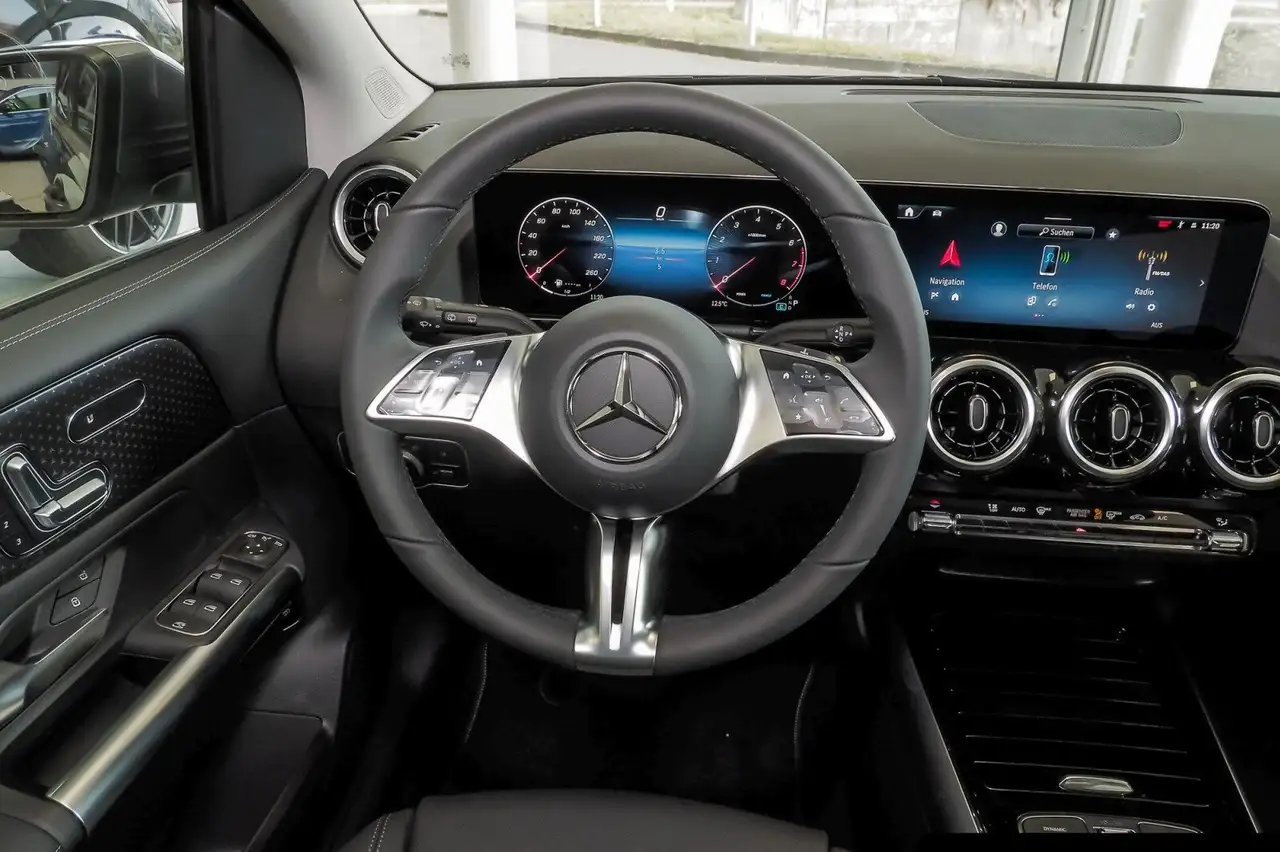 Mercedes-Benz B 180 12