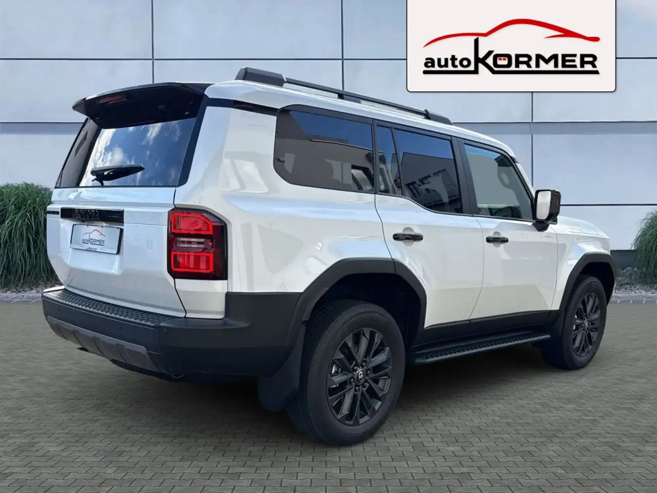 Toyota Land Cruiser 2