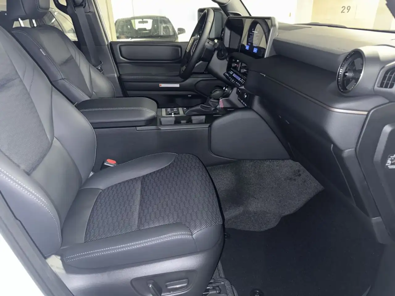 Toyota Land Cruiser 9