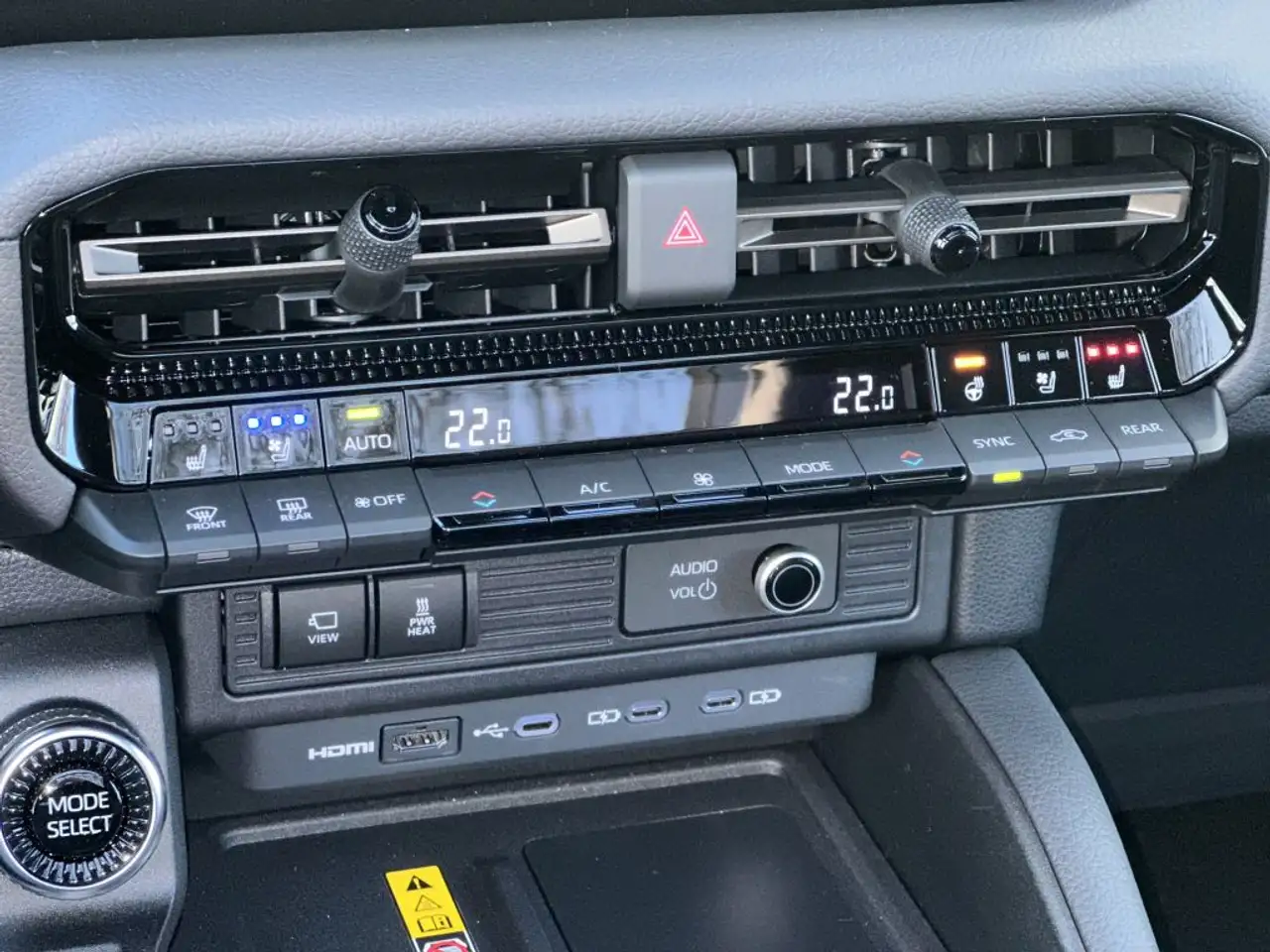 Toyota Land Cruiser 16