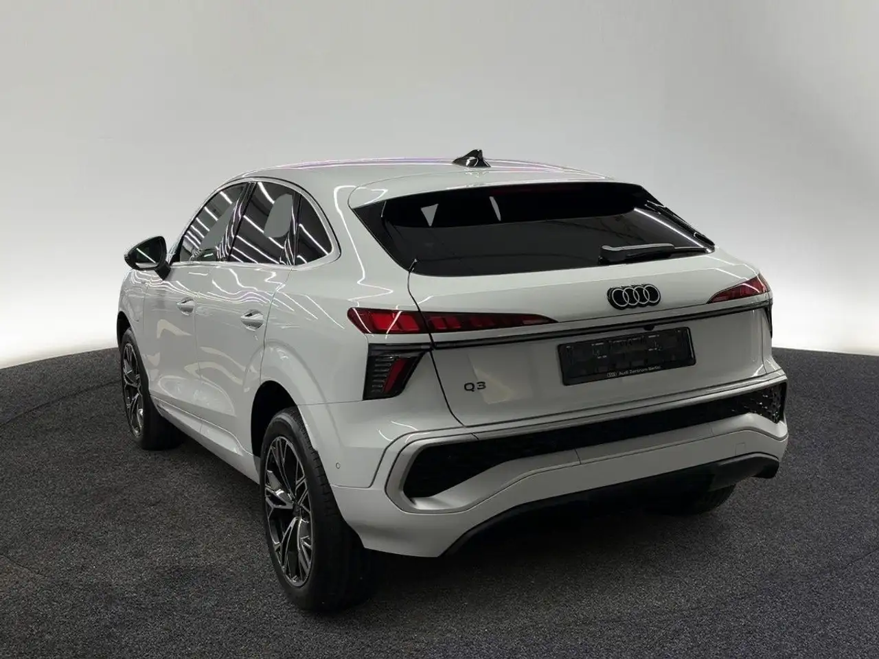 Audi Q3 4