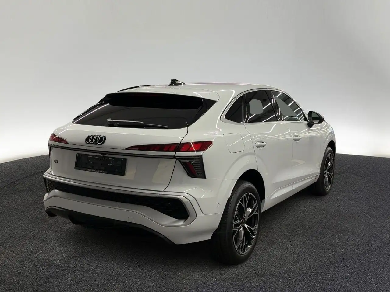 Audi Q3 6