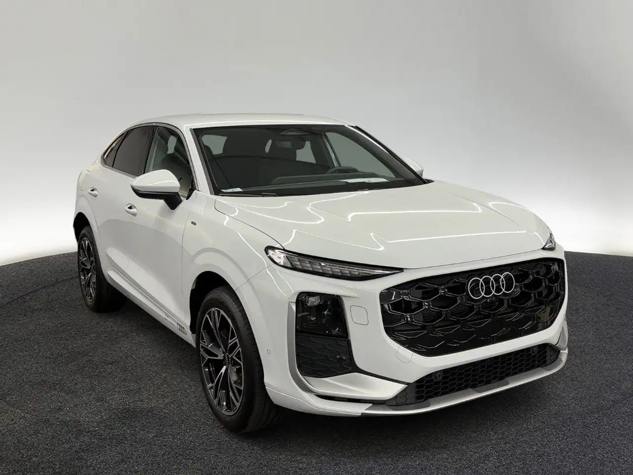 Audi Q3 8
