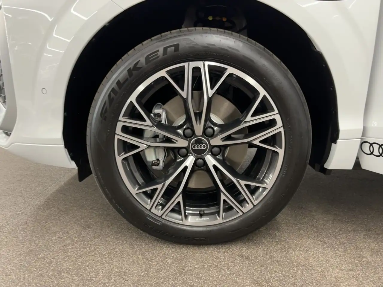 Audi Q3 15