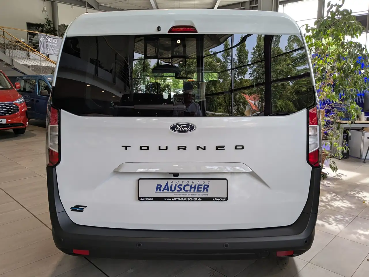 Ford Tourneo 8