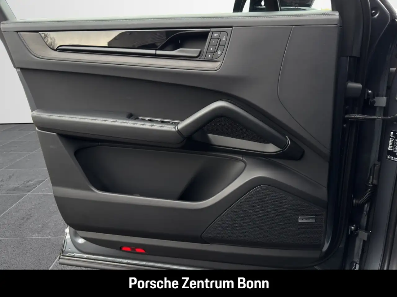 Porsche Cayenne 12