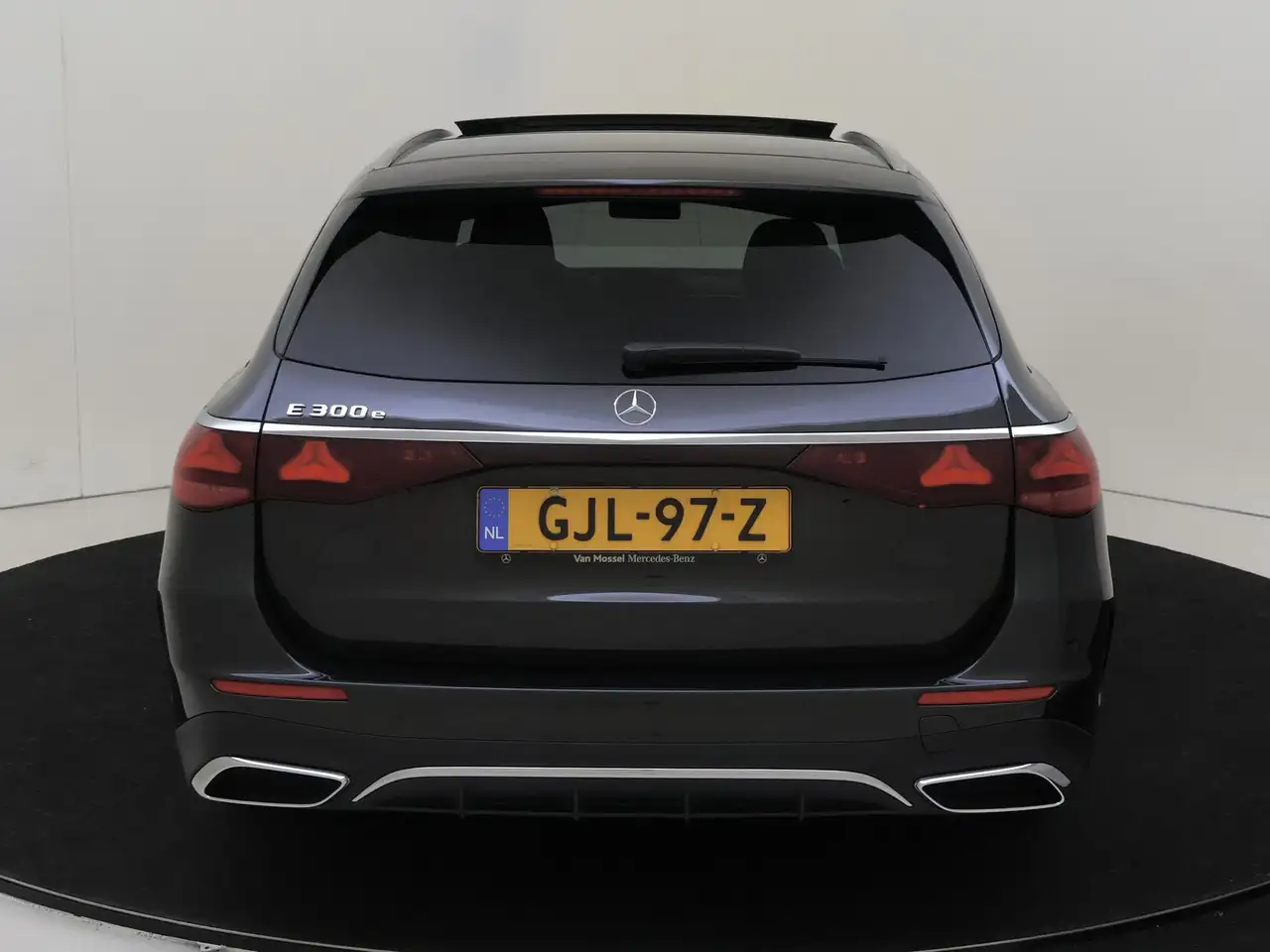 Mercedes-Benz E 300 7