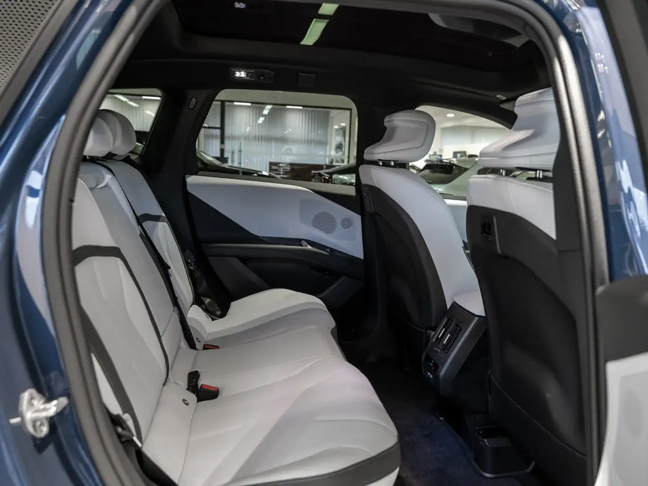 BMW iX3 50 9