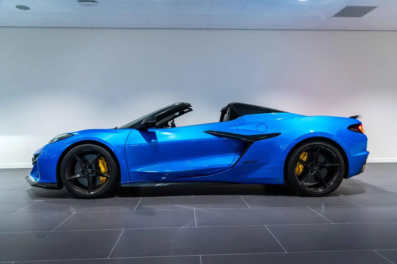 Corvette E-Ray 3