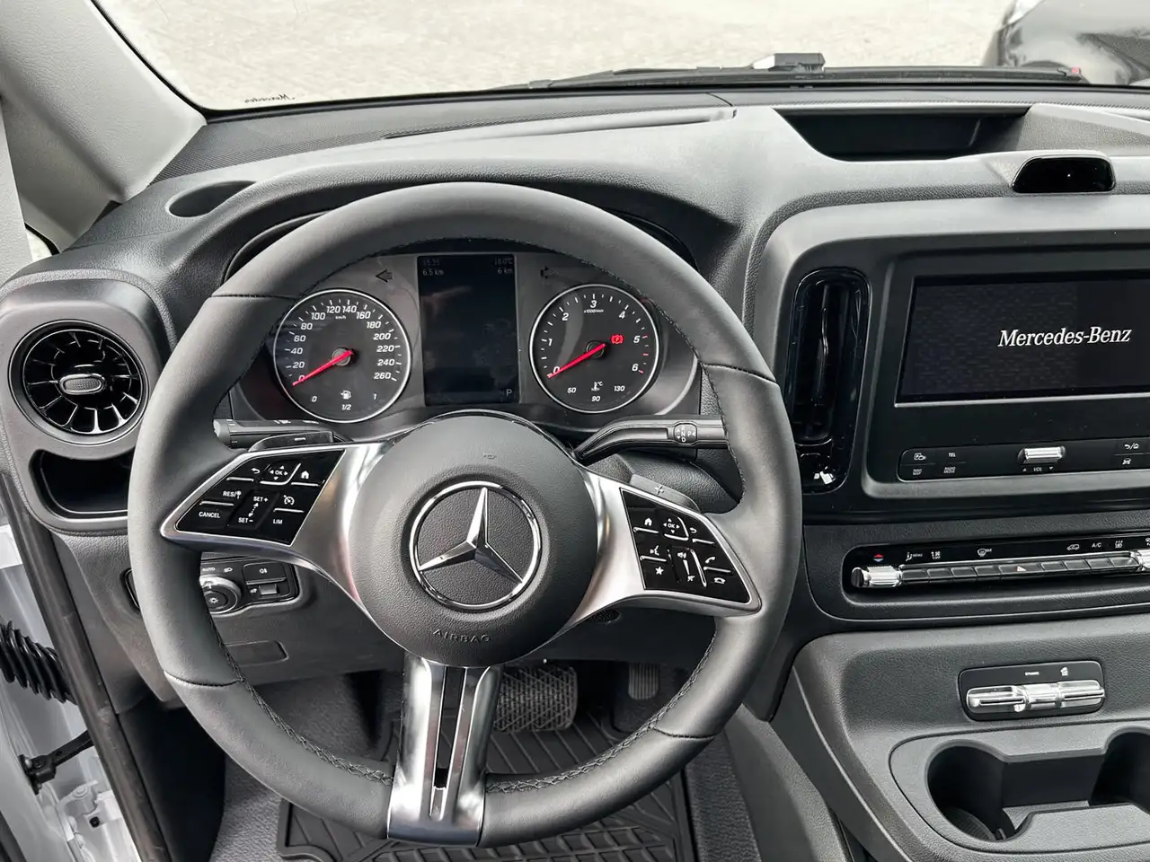 Mercedes-Benz Vito 119 8