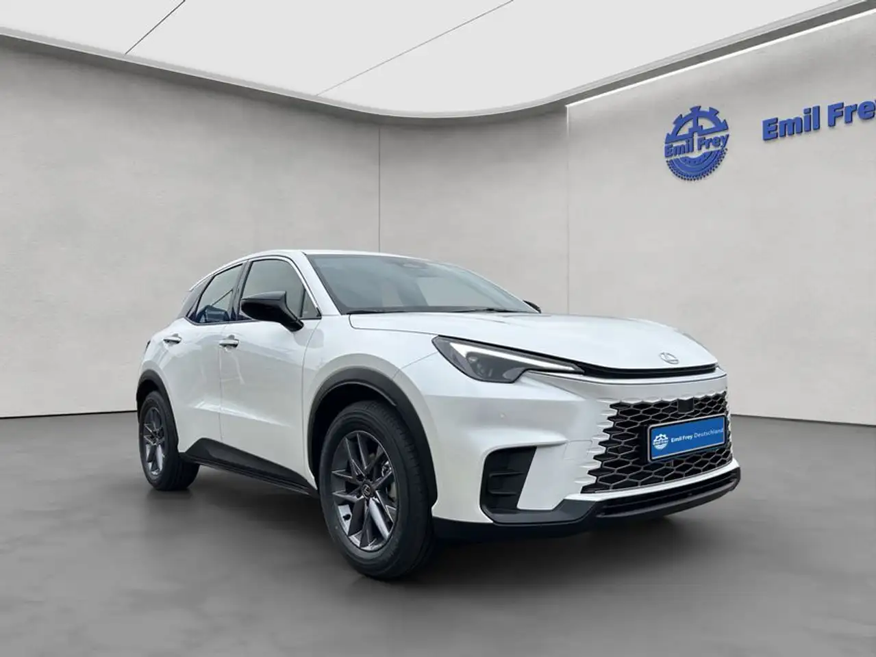 Lexus LBX 8
