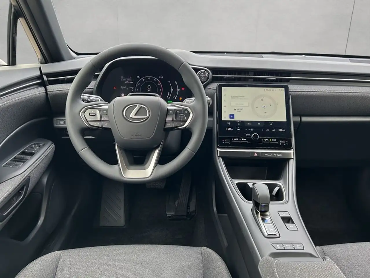 Lexus LBX 12