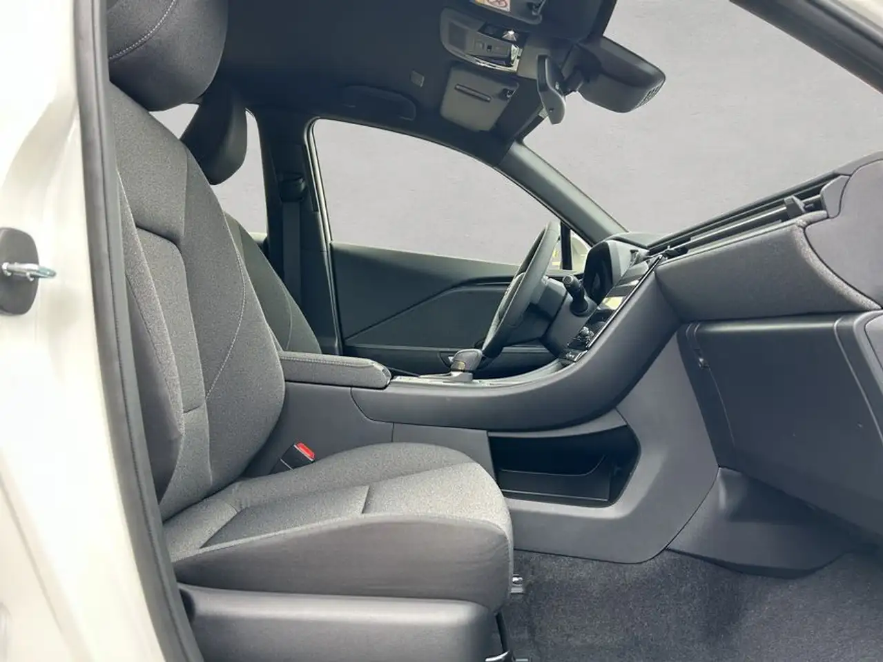 Lexus LBX 16